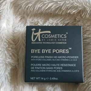 IT Cosmetics- Bye Bye Pores HD Micro Powder